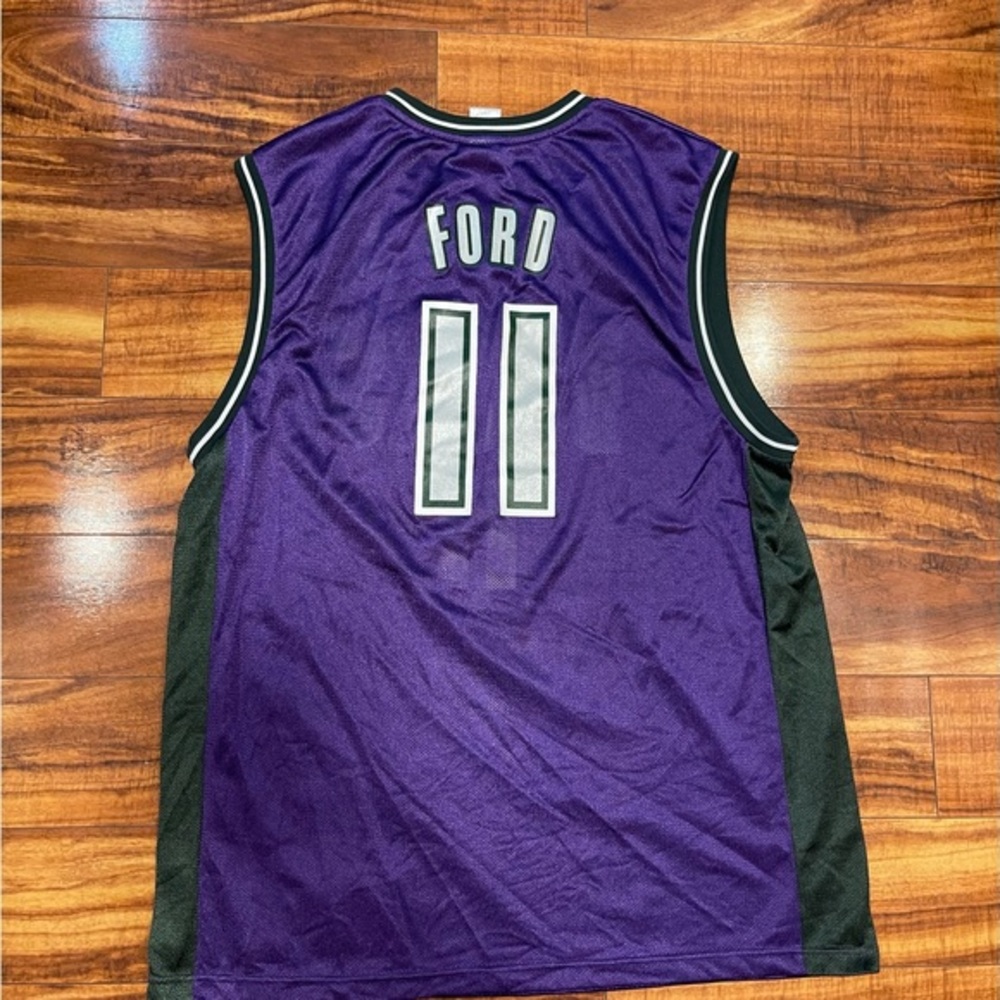 Vintage Reebok Milwaukee Bucks TJ Ford Jersey - Picture 4 of 4